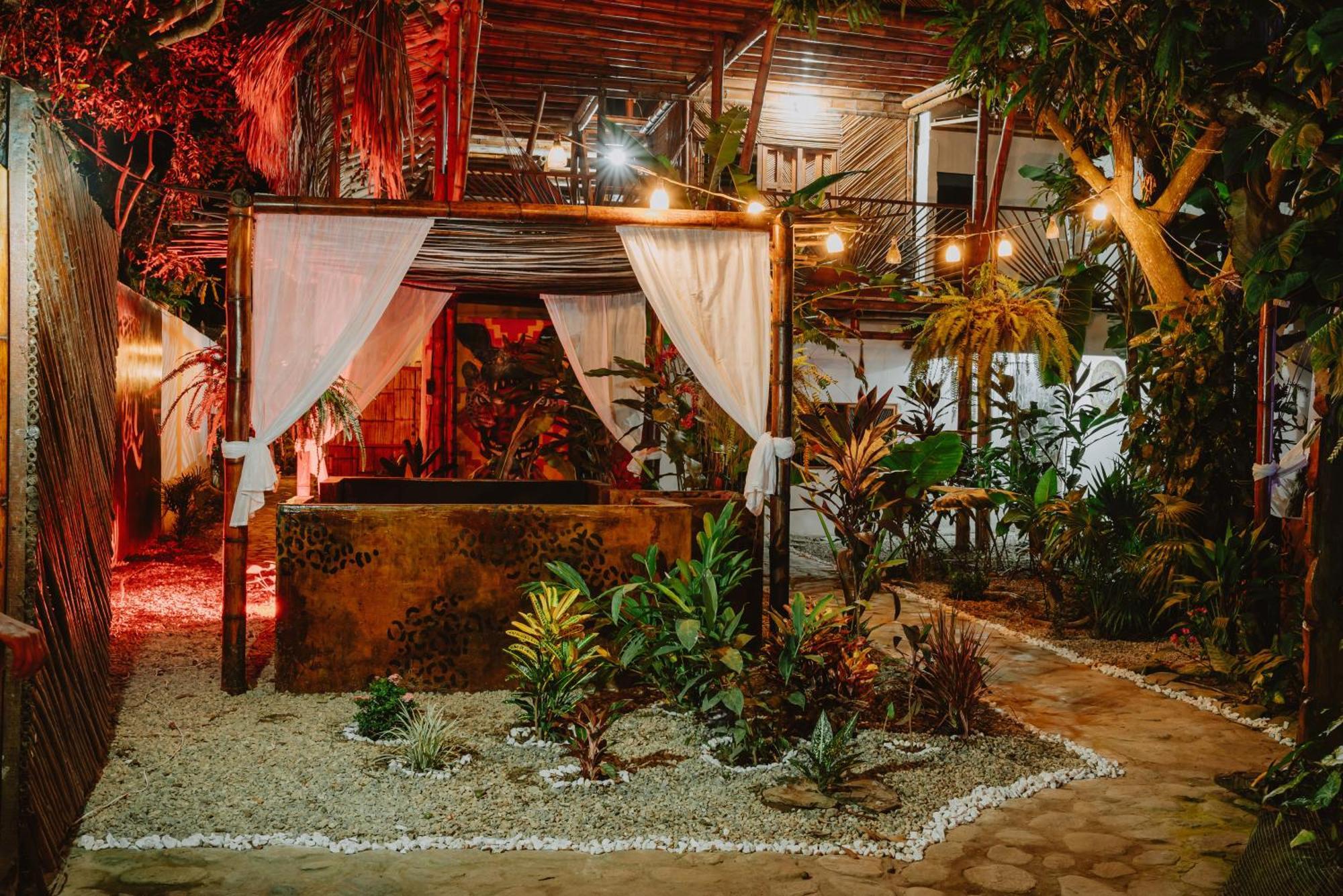 Kasakola Hotel Palomino Exterior photo